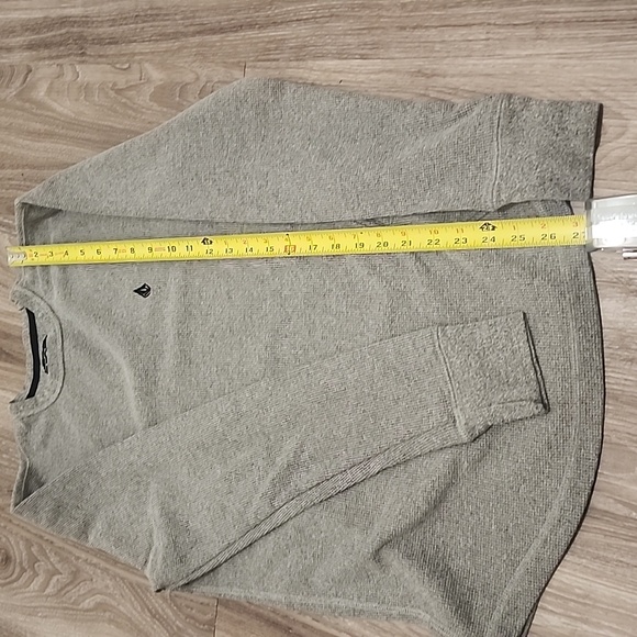 Grey Volcom shirt - Picture 11 of 11